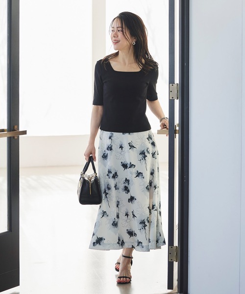 &BLOOM(アンドブルーム)の「UVカット スクエアネック トップス バストパッド付 &BLOOM(アンドブルーム)(Tシャツ/カットソー・レディース・ブラック×ホワイト/ホワイト/ブラック・フリー)」の13枚目の写真