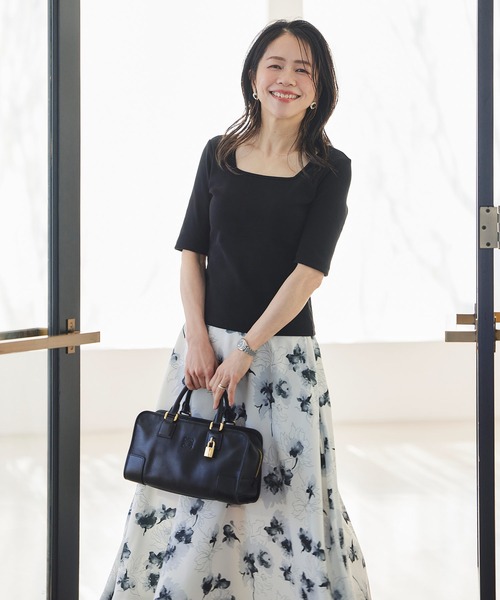 &BLOOM(アンドブルーム)の「UVカット スクエアネック トップス バストパッド付 &BLOOM(アンドブルーム)(Tシャツ/カットソー・レディース・ブラック×ホワイト/ホワイト/ブラック・フリー)」の14枚目の写真