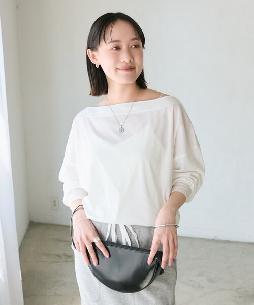 RIVE DROITE(リヴドロワ)の「【大人の肌見せ/抜け感◎/接触冷感/汗じみ防止付き】シアードルマンカットソー(Tシャツ/カットソー・レディース・ブラック/オフホワイト/グレイッシュベージュ・FREE)」の9枚目の写真