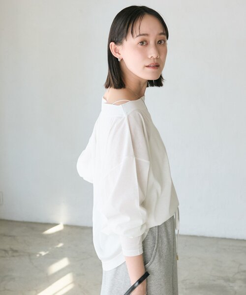RIVE DROITE(リヴドロワ)の「【大人の肌見せ/抜け感◎/接触冷感/汗じみ防止付き】シアードルマンカットソー(Tシャツ/カットソー・レディース・ブラック/オフホワイト/グレイッシュベージュ・FREE)」の10枚目の写真