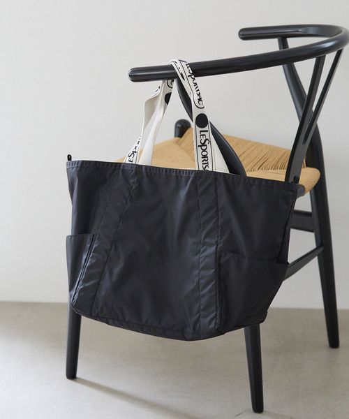 martinique(マルティニーク)の「《別注》【LeSportsac/レスポートサック】1043 E/W REVERSIBLE PKT TOTE(Solid)(トートバッグ・レディース・ブラック・FREE)」の1枚目の写真