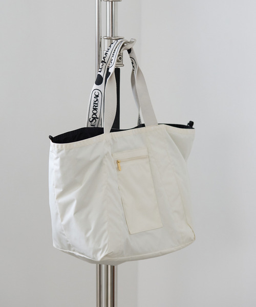 martinique(マルティニーク)の「《別注》【LeSportsac/レスポートサック】1043 E/W REVERSIBLE PKT TOTE(Solid)(トートバッグ・レディース・ブラック・FREE)」の2枚目の写真