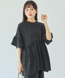 LAVEANGE（ラビアンジェ）の「楊柳ドットチュニックブラウス|大人フェミニン 水玉 ドット柄 袖フリル 二の腕&ヒップカバー 夏も快適（シャツ/ブラウス）」