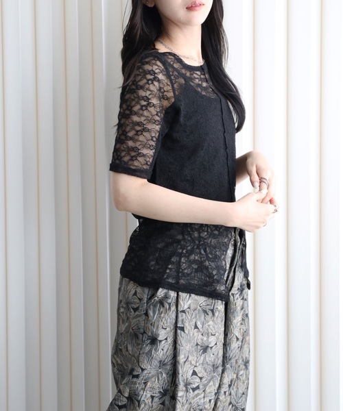 YENNA(イェンナ)の「シアーレースセンタースリット半袖ブラウス/レースTシャツ(Tシャツ/カットソー・レディース・ブラック/アイボリー・FREE)」の16枚目の写真