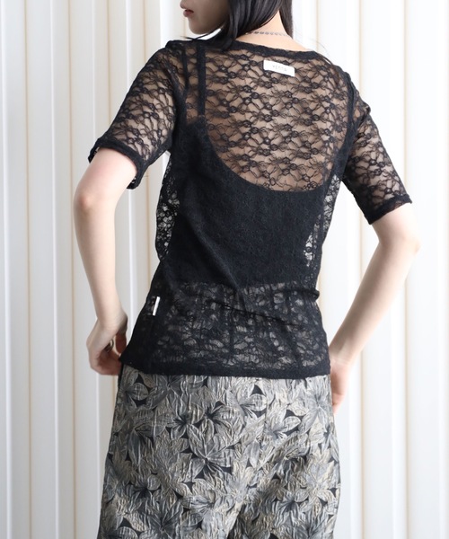 YENNA(イェンナ)の「シアーレースセンタースリット半袖ブラウス/レースTシャツ(Tシャツ/カットソー・レディース・ブラック/アイボリー・FREE)」の17枚目の写真