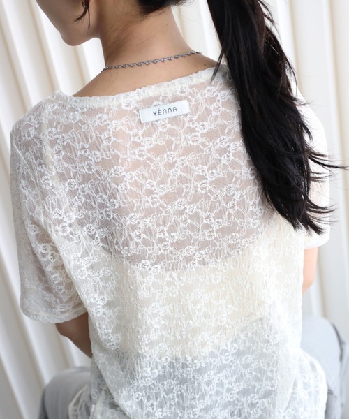 YENNA(イェンナ)の「シアーレースセンタースリット半袖ブラウス/レースTシャツ(Tシャツ/カットソー・レディース・ブラック/アイボリー・FREE)」の5枚目の写真