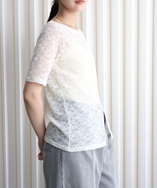 YENNA(イェンナ)の「シアーレースセンタースリット半袖ブラウス/レースTシャツ(Tシャツ/カットソー・レディース・ブラック/アイボリー・FREE)」の8枚目の写真