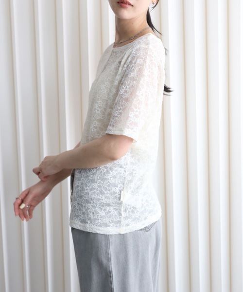 YENNA(イェンナ)の「シアーレースセンタースリット半袖ブラウス/レースTシャツ(Tシャツ/カットソー・レディース・ブラック/アイボリー・FREE)」の10枚目の写真