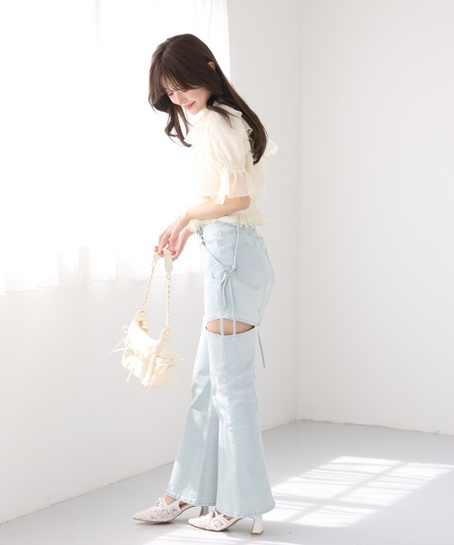 one after another NICE CLAUP(ワンアフターアナザーナイスクラップ)の「【SMサイズ展開あり】サイドスリットフレアリボンデニムパンツ(デニムパンツ・レディース・サックスブルー/ブラック/ブルー・MEDIUM/SMALL/X-SMALL)」の9枚目の写真