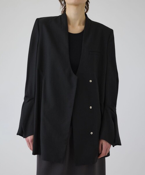 STUDIOUS(ステュディオス)の「【RIM.ARK/リムアーク】Twist sleeve light JK/ツイストスリーブライトジャケット(テーラードジャケット・レディース・ブラック/ベージュ・38/36)」の2枚目の写真