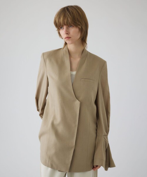 STUDIOUS(ステュディオス)の「【RIM.ARK/リムアーク】Twist sleeve light JK/ツイストスリーブライトジャケット(テーラードジャケット・レディース・ブラック/ベージュ・38/36)」の6枚目の写真