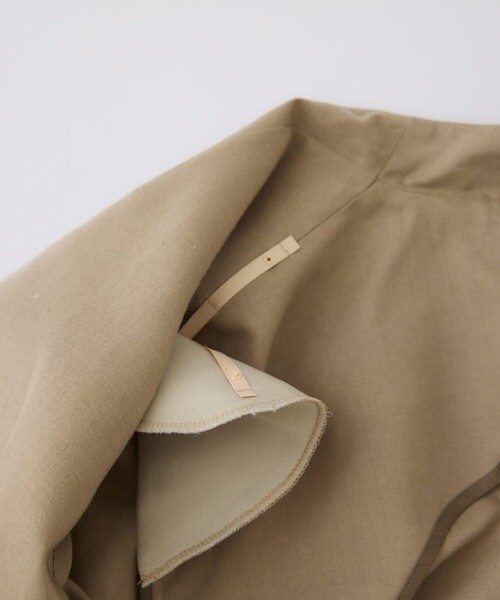 STUDIOUS(ステュディオス)の「【RIM.ARK/リムアーク】Twist sleeve light JK/ツイストスリーブライトジャケット(テーラードジャケット・レディース・ブラック/ベージュ・38/36)」の16枚目の写真