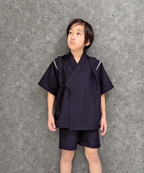 SHISKY（シスキー）の「キッズ 甚平 ICEFABRIC 綿タッチ（935-00）（浴衣・キッズ・エメラルド/ブラック/チャコールグレー/グレー/ダークパープル/ダークネイビー/グレー系その他2/ブラック系その他/ベージュ系その他/ネイビー/ブラック系その他2/グレー系その他・120cm/110cm/160cm/150cm/140cm/130cm）」の2枚目の写真
