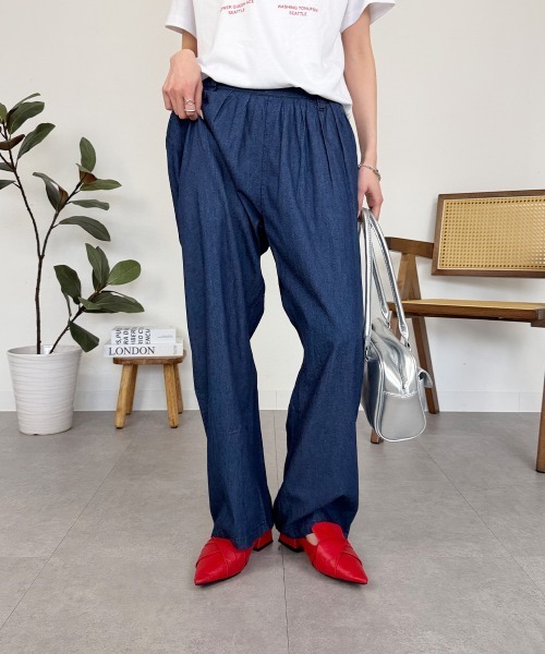 RCD(アールシーディー)の「エアリーデニムタックカーブパンツ(デニムパンツ・レディース・ネイビー/ライトブルー/ワンウォッシュ・3L/LL/L/M/4L)」の3枚目の写真