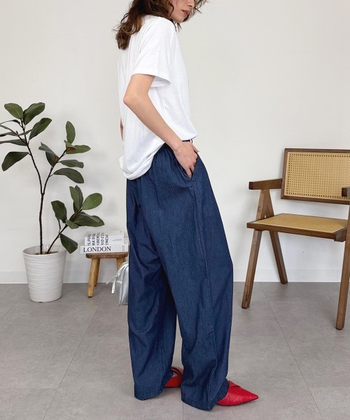 RCD(アールシーディー)の「エアリーデニムタックカーブパンツ(デニムパンツ・レディース・ネイビー/ライトブルー/ワンウォッシュ・3L/LL/L/M/4L)」の17枚目の写真