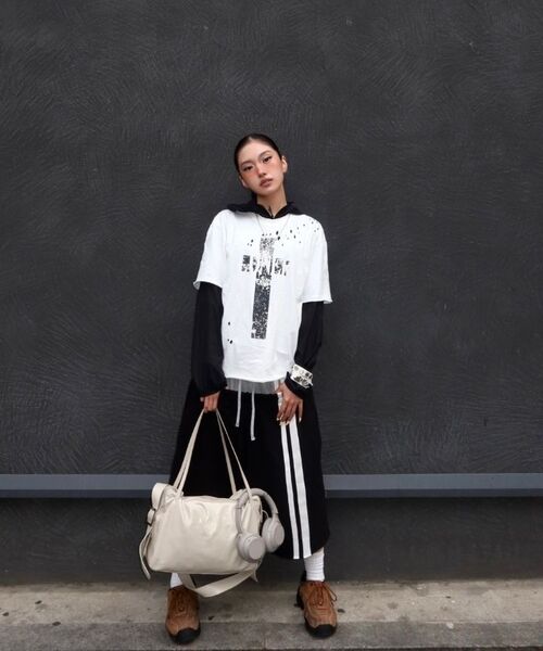 ROARINGRAD(ロアリングラド)の「クロスデミッジスラブTシャツブラック(Tシャツ/カットソー・レディース・その他・MEDIUM/LARGE)」の3枚目の写真