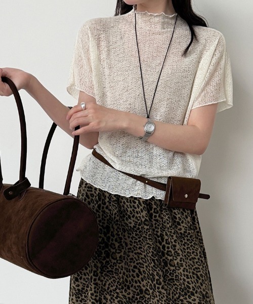 CHUN CHUN NOTES(チュンチュンノーツ)の「26SS/シアーモックネック半袖トップス(Tシャツ/カットソー・レディース・ブラック/アイボリー・F)」の6枚目の写真
