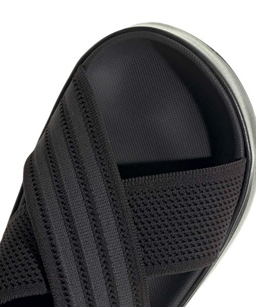 adidas(アディダス)の「アディダス adidas ライフスタイル サンダル(サンダル・レディース・ブラック×ブラック・23.5cm/24.5cm/25.5cm/26.5cm)」の7枚目の写真