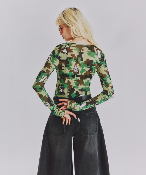 anna sui nyc(アナ スイ エヌ ワイ シー)の「TERA つぶやきCAMOメッシュトップス(Tシャツ/カットソー・レディース・カーキ・FREE)」の21枚目の写真
