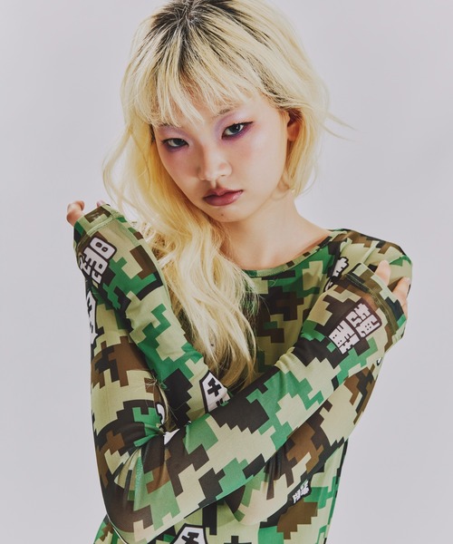 anna sui nyc(アナ スイ エヌ ワイ シー)の「TERA つぶやきCAMOメッシュトップス(Tシャツ/カットソー・レディース・カーキ・FREE)」の10枚目の写真