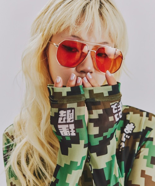 anna sui nyc(アナ スイ エヌ ワイ シー)の「TERA つぶやきCAMOメッシュトップス(Tシャツ/カットソー・レディース・カーキ・FREE)」の7枚目の写真