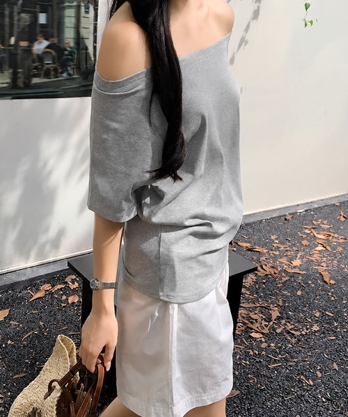 mielu(ミエル)の「ワンショルダールーズTシャツ(Tシャツ/カットソー・レディース・ネイビー/グレー/ブラック/ホワイト・LARGE/MEDIUM)」の15枚目の写真