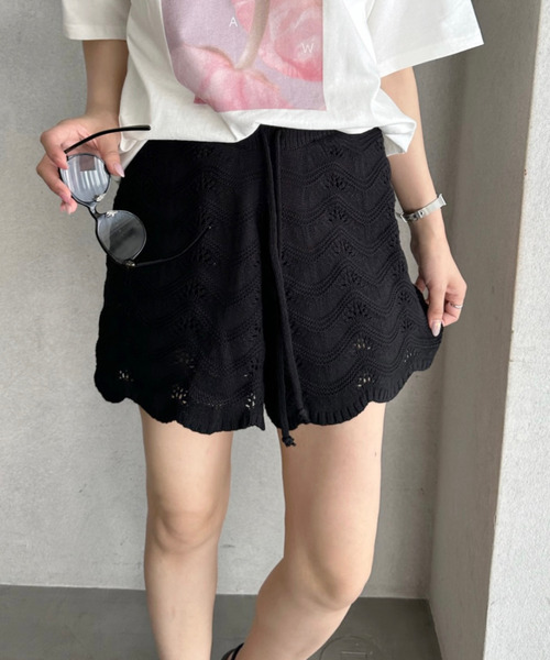 TREOVER(トレオーバー)の「リラックス感漂うニットショートパンツ(その他パンツ・レディース・オフホワイト/ブラック・FREE)」の2枚目の写真