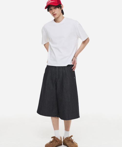 DNSR(ディーエヌエスアール)の「ピンストライプバミューダデニムパンツインディゴ(その他パンツ・メンズ・その他・SMALL/MEDIUM/LARGE/X-LARGE)」の3枚目の写真