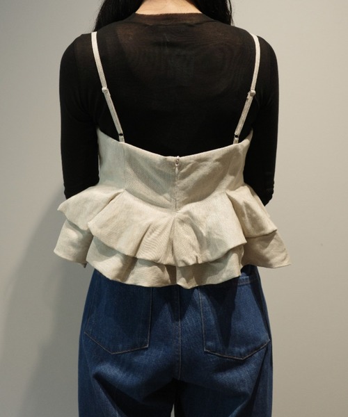 CLANE（クラネ）の「CLANE BUBBLE PEPLUM CAMI TOPS（キャミソール・レディース・ベージュ/ブラック・1/2）」の5枚目の写真