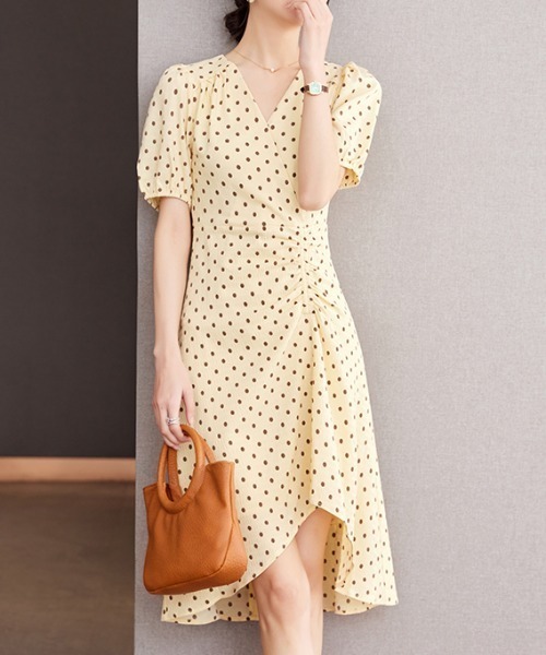 LUCPY(ラクピー)の「ドットカシュクールフレアワンピース(ワンピース・レディース・ライトブルー/アイボリー・X-LARGE/LARGE/MEDIUM/SMALL)」の3枚目の写真