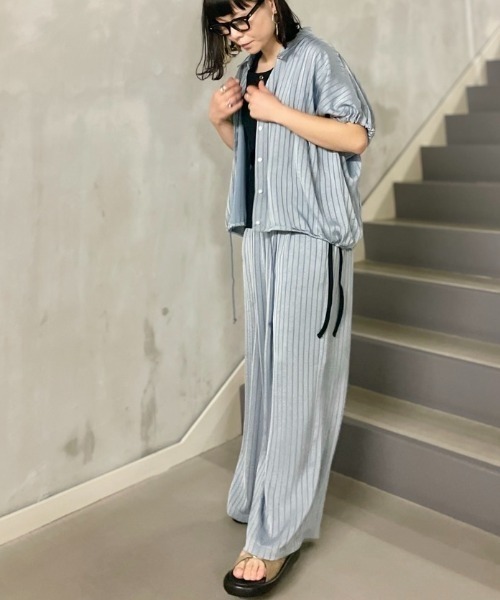 DROIT BELLO(ドロイトベロ)の「DROIT BELLO(ドロイトベロ)サテンカラミオリシャツ(シャツ/ブラウス・レディース・グレー系その他3/ブラウン・F)」の8枚目の写真
