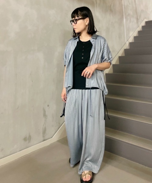 DROIT BELLO(ドロイトベロ)の「DROIT BELLO(ドロイトベロ)サテンカラミオリシャツ(シャツ/ブラウス・レディース・グレー系その他3/ブラウン・F)」の10枚目の写真