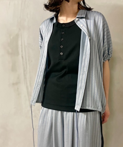 DROIT BELLO(ドロイトベロ)の「DROIT BELLO(ドロイトベロ)サテンカラミオリシャツ(シャツ/ブラウス・レディース・グレー系その他3/ブラウン・F)」の13枚目の写真