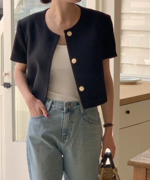 FAVORITO(ファヴォリート)の「半袖ノーカラージャケット(ノーカラージャケット・レディース・ブラック/ホワイト/ブルー・F)」の3枚目の写真