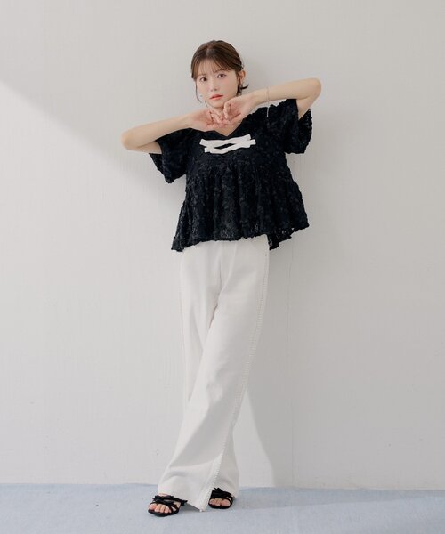 Chico(チコ)の「【SALON by Chico】取り外しリボンフラワーレースパフトップス(シャツ/ブラウス・レディース・ライトベージュ/ブラック/ホワイト・FREE)」の15枚目の写真
