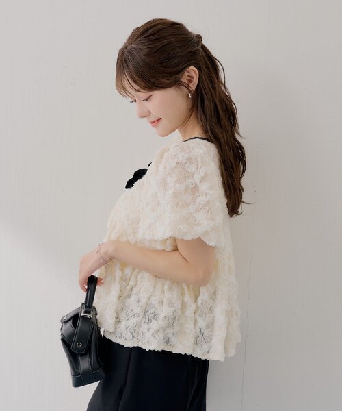 Chico(チコ)の「【SALON by Chico】取り外しリボンフラワーレースパフトップス(シャツ/ブラウス・レディース・ライトベージュ/ブラック/ホワイト・FREE)」の21枚目の写真