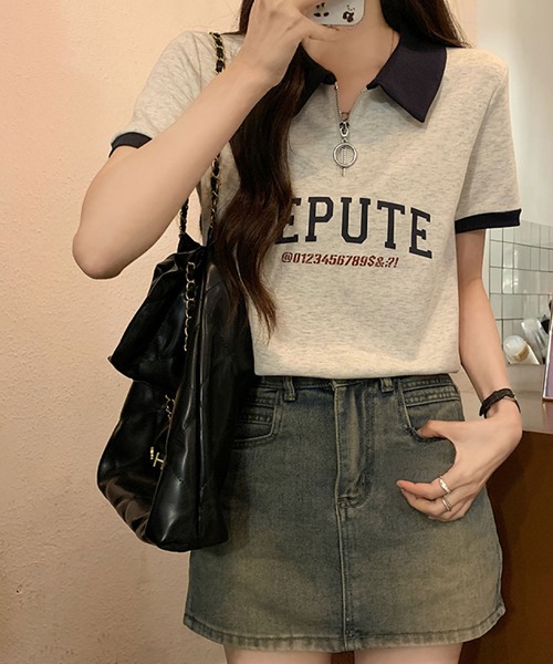 2ly2(トゥーリートゥー)の「襟付きハーフジップTシャツ ロゴ 半袖 配色デザイン ゆったり(Tシャツ/カットソー・レディース・ボルドー/ネイビー・FREE)」の5枚目の写真