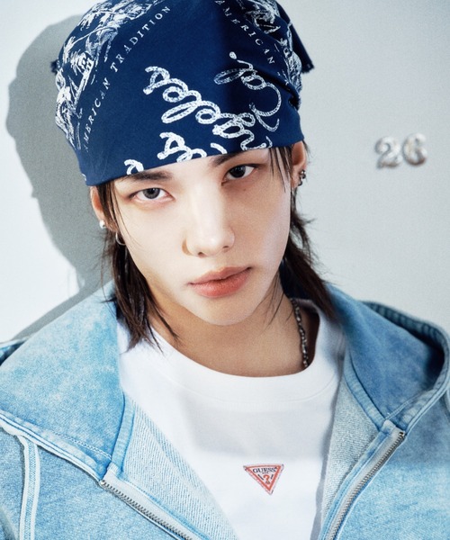 Guess(ゲス)の「【Stray Kids ヒョンジン着用】GUESS ゲス UNI S/Slv Tee Shirt Tシャツ ロゴTシャツ(Tシャツ/カットソー・レディース・ブラック/ホワイト/グレー・SMALL/MEDIUM/LARGE)」の1枚目の写真