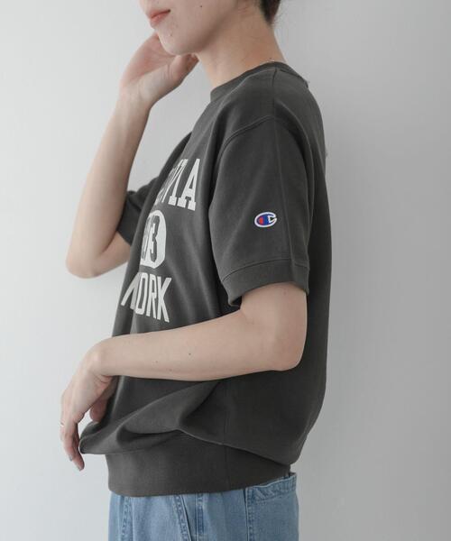 Champion(チャンピオン)の「CHAMPION SHORT SLEEVE SWEAT(スウェット・レディース・オートミール/ブラック系その他・MEDIUM)」の3枚目の写真