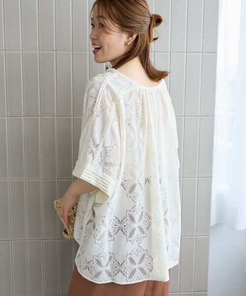 le.coeur blanc(ルクールブラン)の「パッチワーク風レーススキッパーブラウス(シャツ/ブラウス・レディース・ブラック/ブラウン/オフホワイト・38)」の8枚目の写真