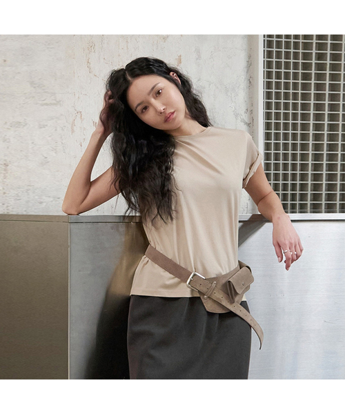 MORVE13(モルブ13)の「アセンティックシルケットTシャツ(ネイビー)(Tシャツ/カットソー・レディース・ピンク/アイボリー/サンドベージュ/ブラック/ネイビー/ブラウン系その他・SMALL/MEDIUM)」の4枚目の写真