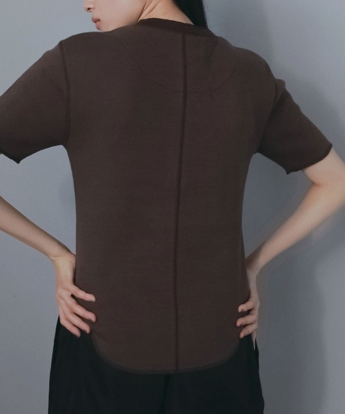 anuke（アンヌーク）の「Halfsleeve Henley Tops（Tシャツ/カットソー・レディース・ブラウン/グレー・FREE）」の6枚目の写真