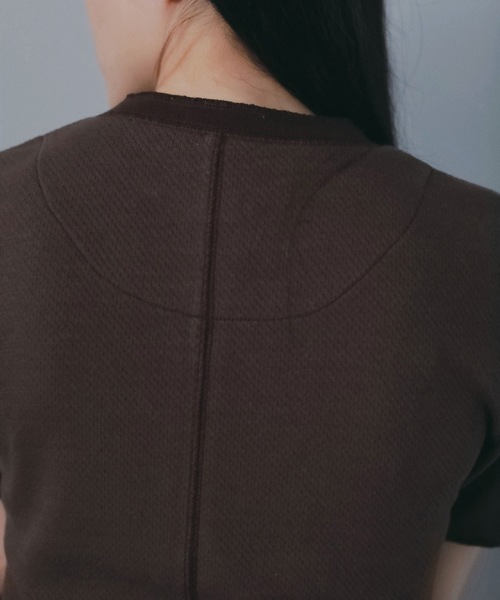 anuke（アンヌーク）の「Halfsleeve Henley Tops（Tシャツ/カットソー・レディース・ブラウン/グレー・FREE）」の7枚目の写真