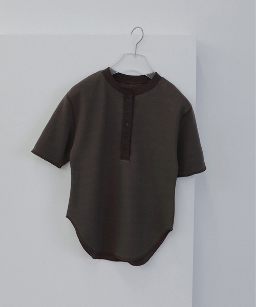 anuke（アンヌーク）の「Halfsleeve Henley Tops（Tシャツ/カットソー・レディース・ブラウン/グレー・FREE）」の9枚目の写真