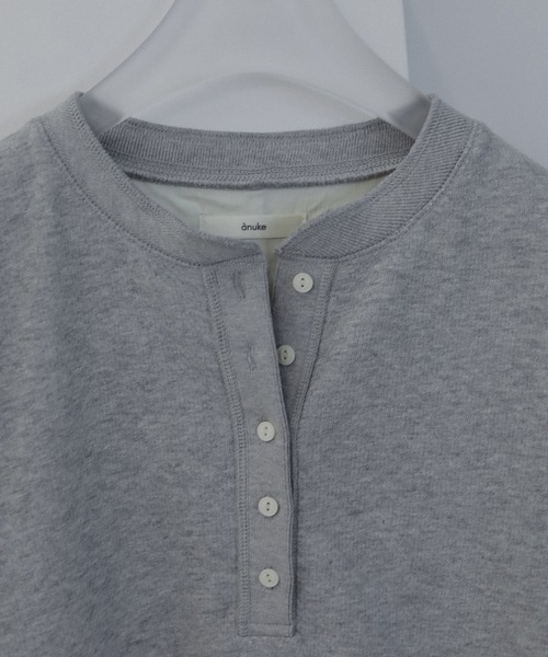 anuke（アンヌーク）の「Halfsleeve Henley Tops（Tシャツ/カットソー・レディース・ブラウン/グレー・FREE）」の12枚目の写真