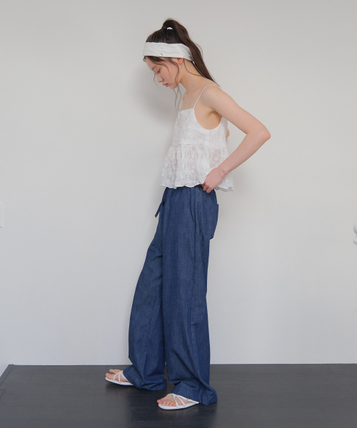 MOUI(モウイ)の「Denim banding slacks (D/BLUE)(その他パンツ・レディース・その他・FREE)」の2枚目の写真