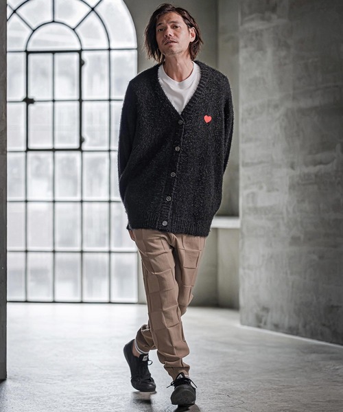 CAMBIO(カンビオ)の「mcg3867-Feather Yarn Heart Knit Cardigan ニットカーディガン(PF-262-018)(カーディガン/ボレロ・メンズ・ブラック/グレー/カーキ/ナチュラル・M/L)」の13枚目の写真