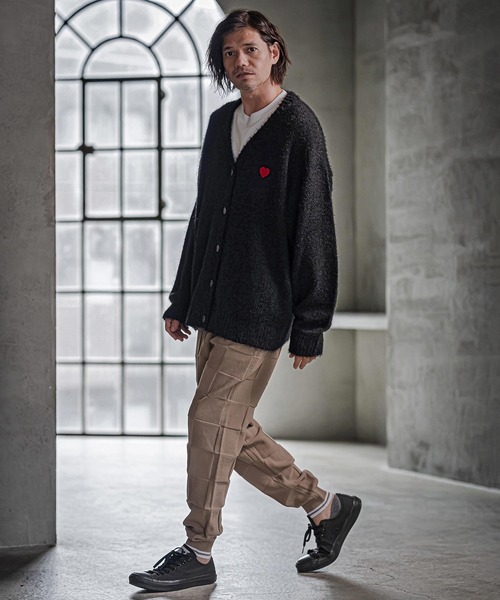 CAMBIO(カンビオ)の「mcg3867-Feather Yarn Heart Knit Cardigan ニットカーディガン(PF-262-018)(カーディガン/ボレロ・メンズ・ブラック/グレー/カーキ/ナチュラル・M/L)」の14枚目の写真