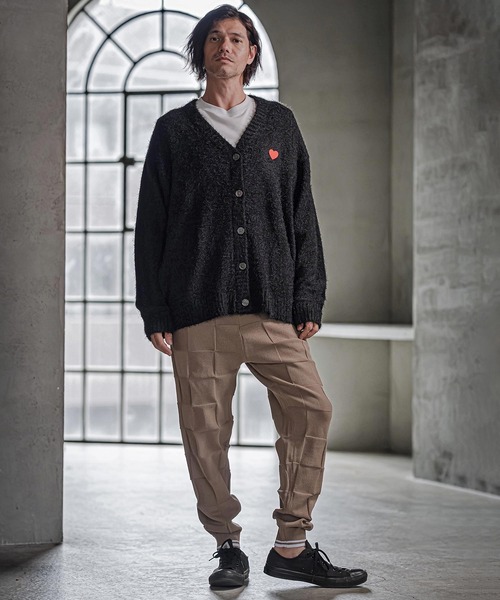 CAMBIO(カンビオ)の「mcg3867-Feather Yarn Heart Knit Cardigan ニットカーディガン(PF-262-018)(カーディガン/ボレロ・メンズ・ブラック/グレー/カーキ/ナチュラル・M/L)」の15枚目の写真