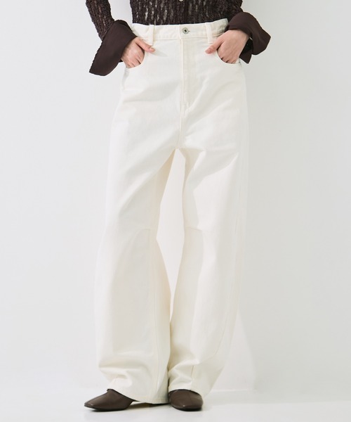 STUDIOUS(ステュディオス)の「【STUDIOUS/ステュディオス】Damaged Barrel Leg Jeans/ダメージバレルレッグジーンズ/美脚デニム/小尻効果(デニムパンツ・レディース・オフホワイト・2/1)」の1枚目の写真